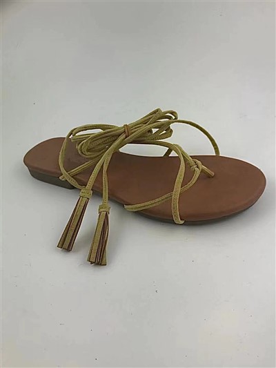 Kırık Vurgulu Sandalet